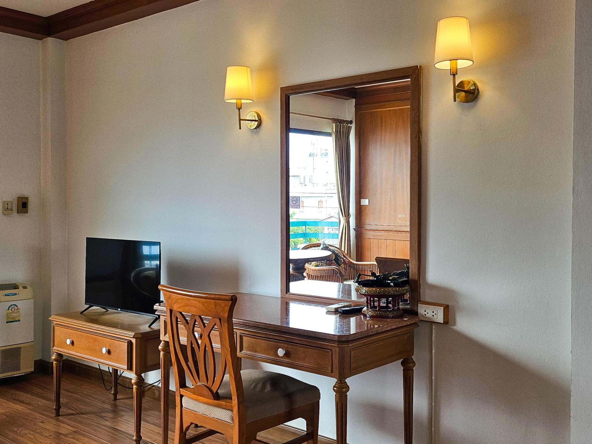 Sirin Hotel Хуа Хин Екстериор снимка